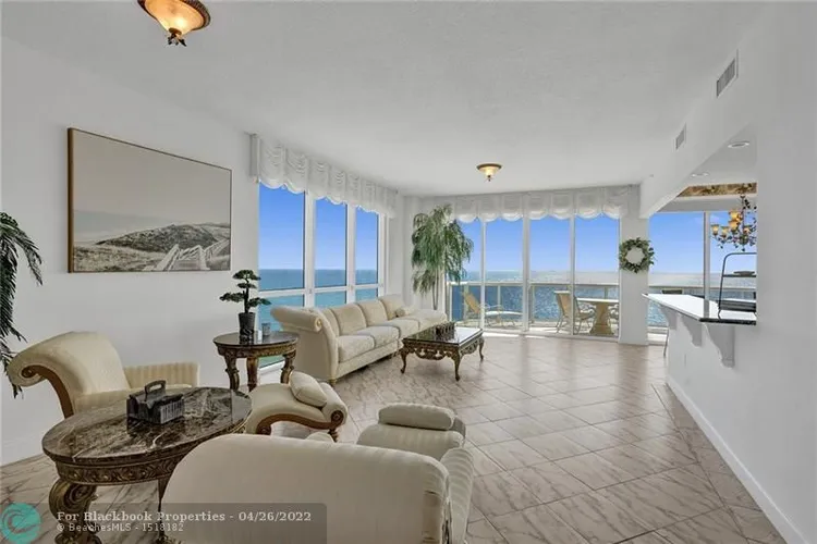 L'Ambiance #2402 image #9