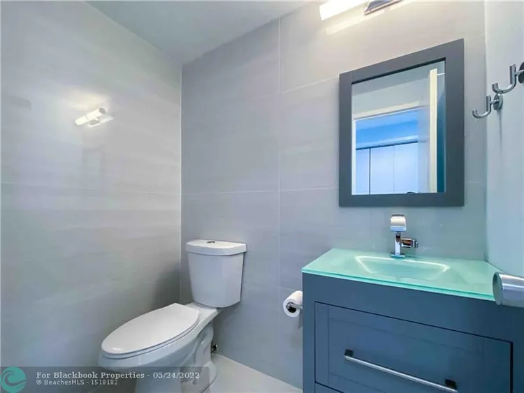 Alexander Towers #1104 image #7