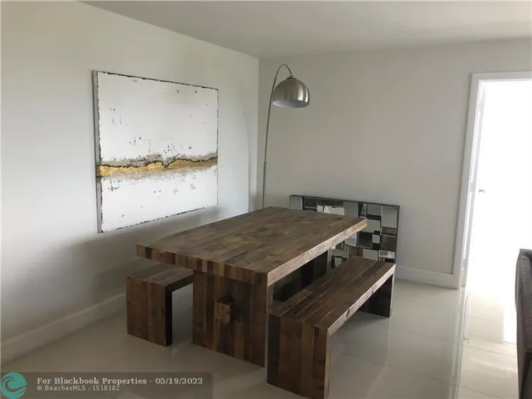 Vantage View #1001 image #10