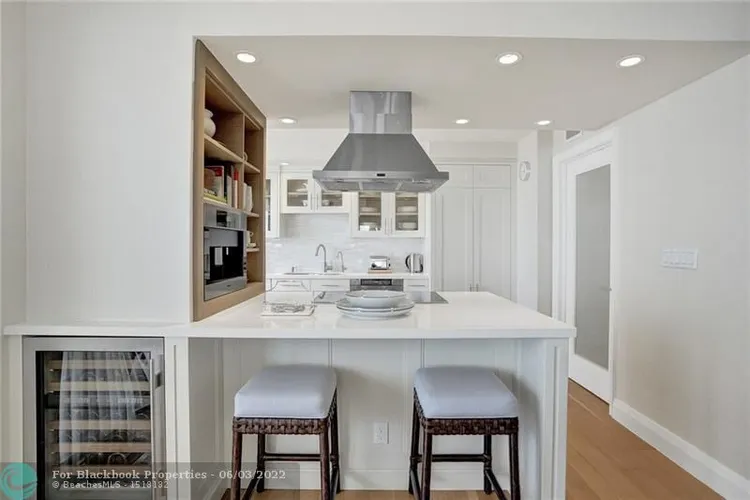 Plaza South #7P image #11