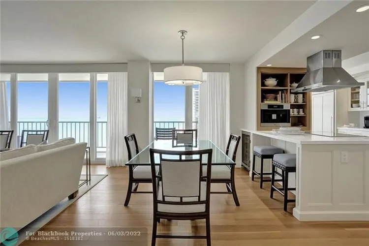 Plaza South #7P image #12