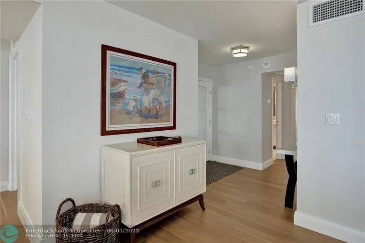 Plaza South #7P image #17