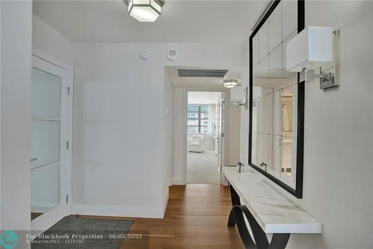 Plaza South #7P image #18