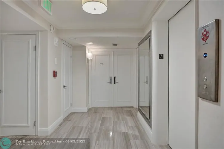 Plaza South #7P image #19