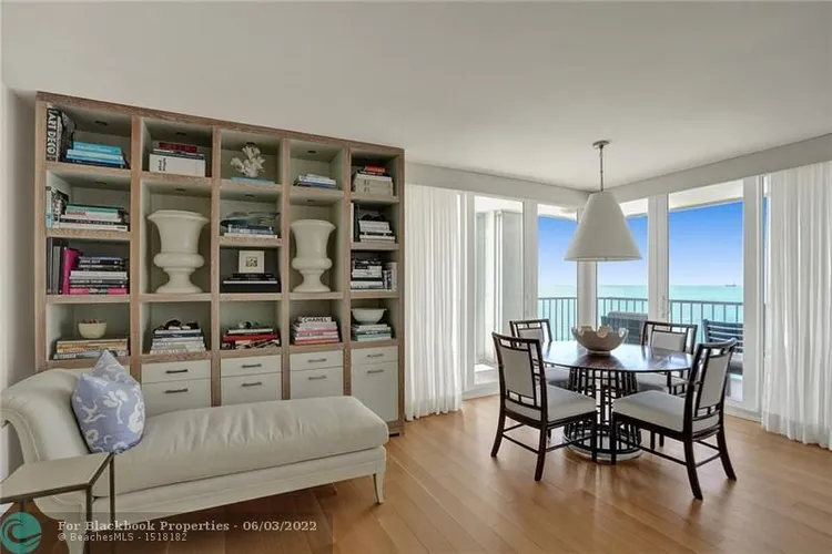 Plaza South #7P image #20