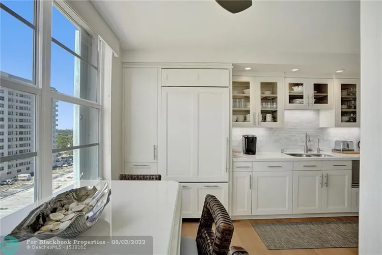 Plaza South #7P image #27