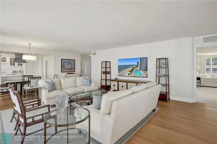 Plaza South #7P image #34