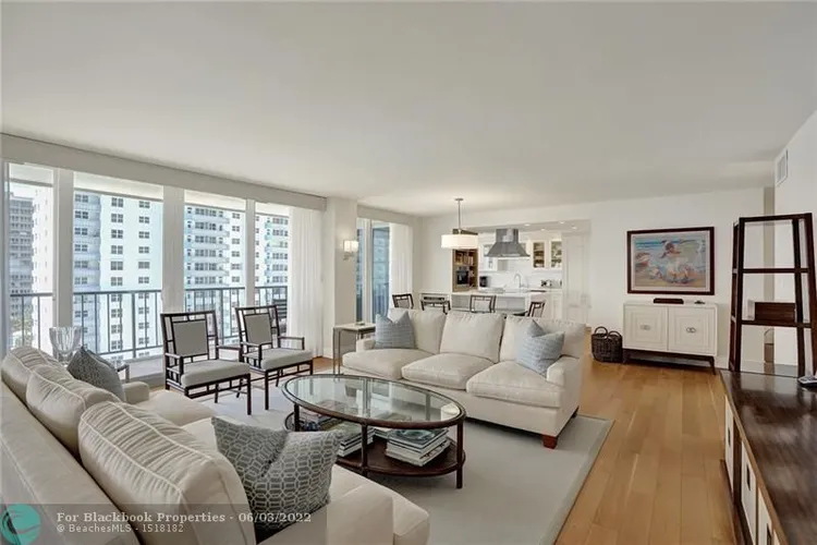 Plaza South #7P image #35