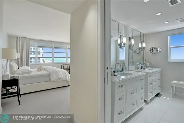 Plaza South #7P image #41