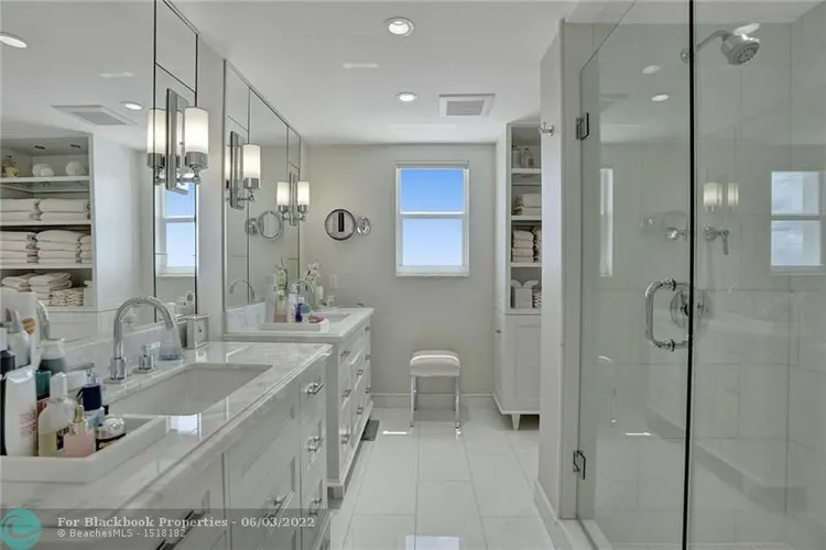 Plaza South #7P image #42