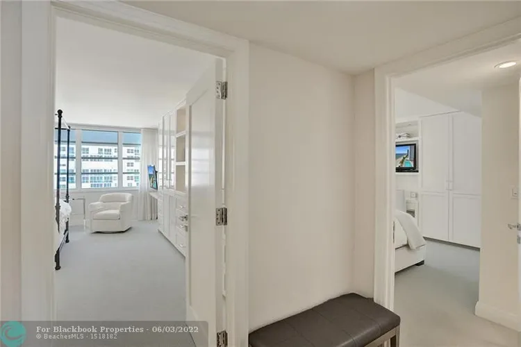 Plaza South #7P image #48