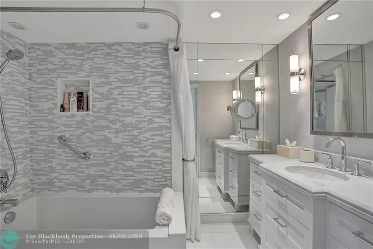 Plaza South #7P image #51