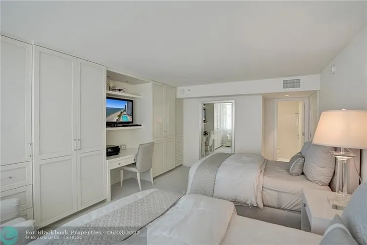 Plaza South #7P image #59