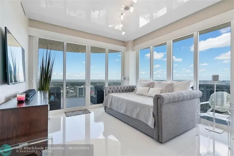 L'Hermitage South Tower #2601 image #27