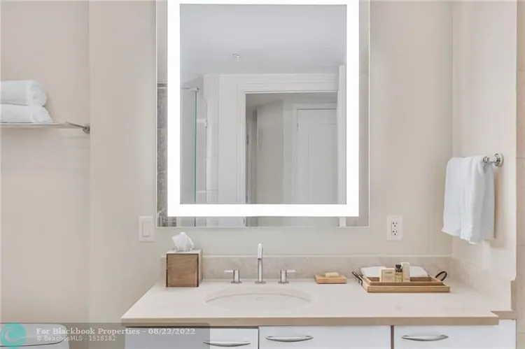 Hilton Q Club #1612 image #13