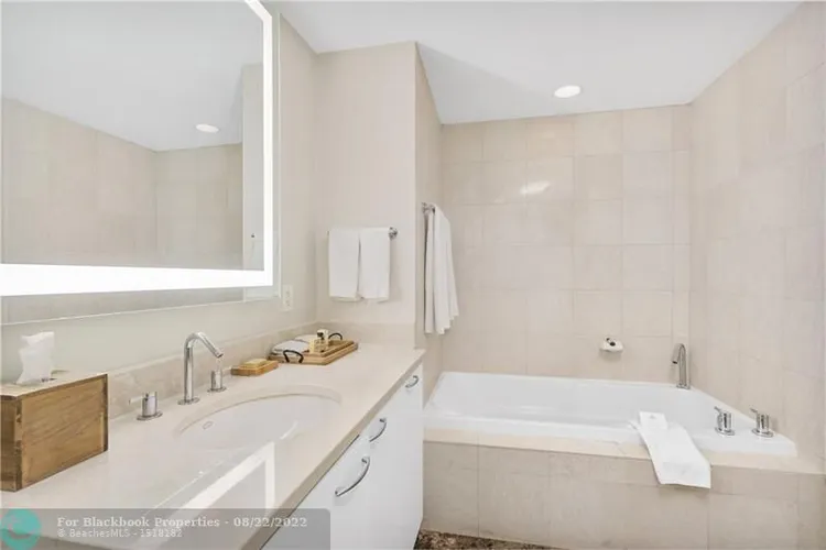 Hilton Q Club #1612 image #14