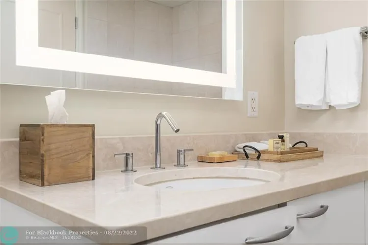 Hilton Q Club #1612 image #15