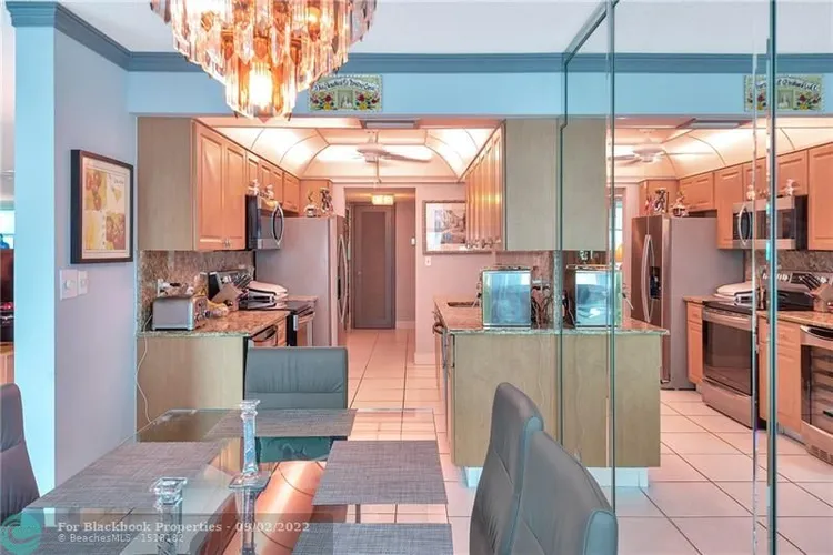 Prince George Condo #18A image #17