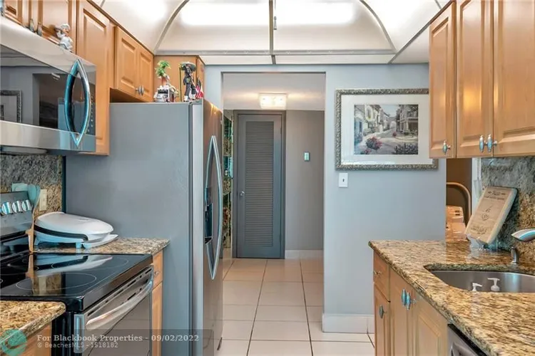 Prince George Condo #18A image #21