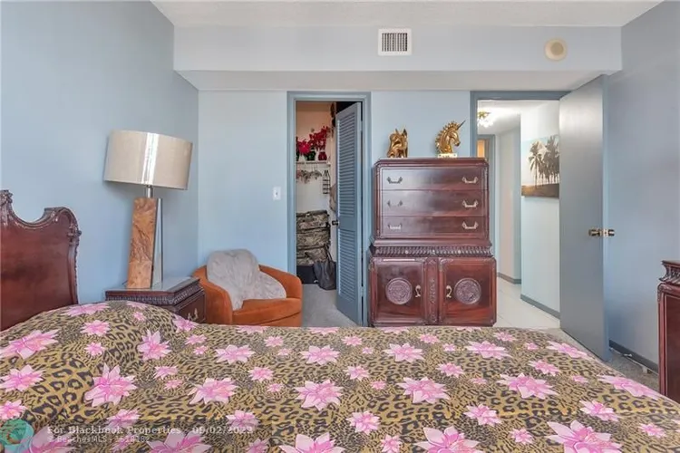 Prince George Condo #18A image #35