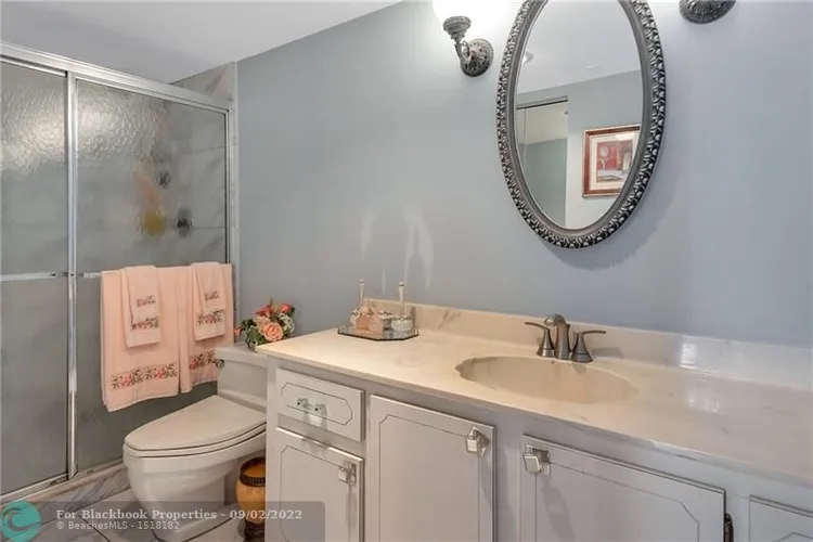 Prince George Condo #18A image #39