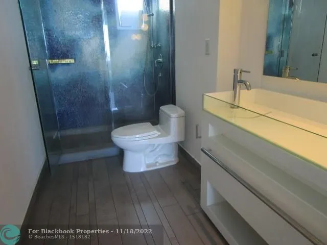 Mondrian #1016 image #10