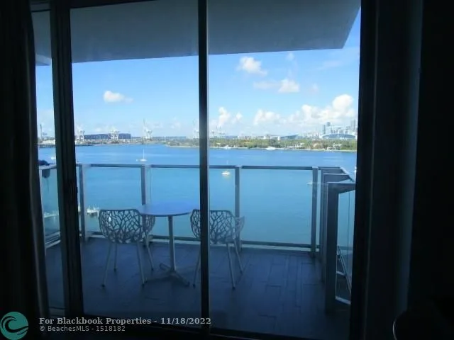 Mondrian #1016 image #11