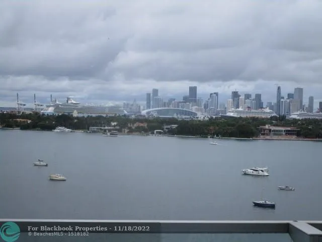 Mondrian #1016 image #12