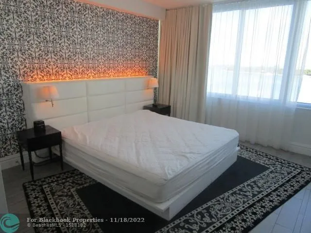 Mondrian #1016 image #9