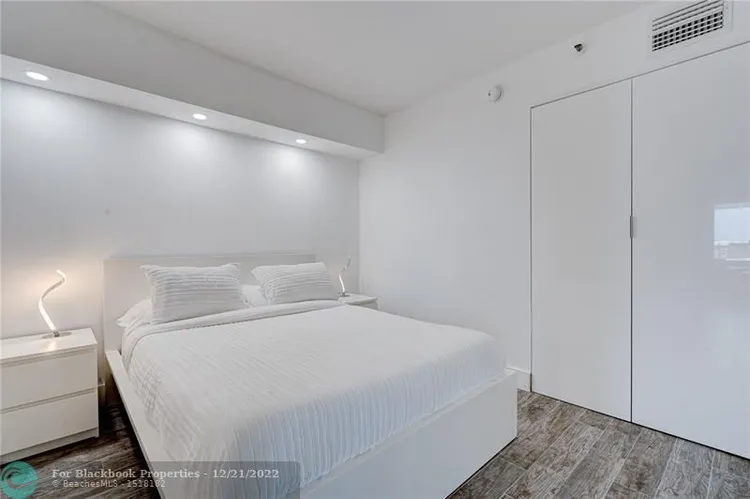 Roney Palace #926 image #25