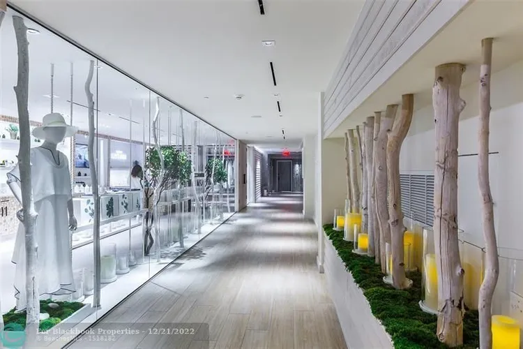 Roney Palace #926 image #40