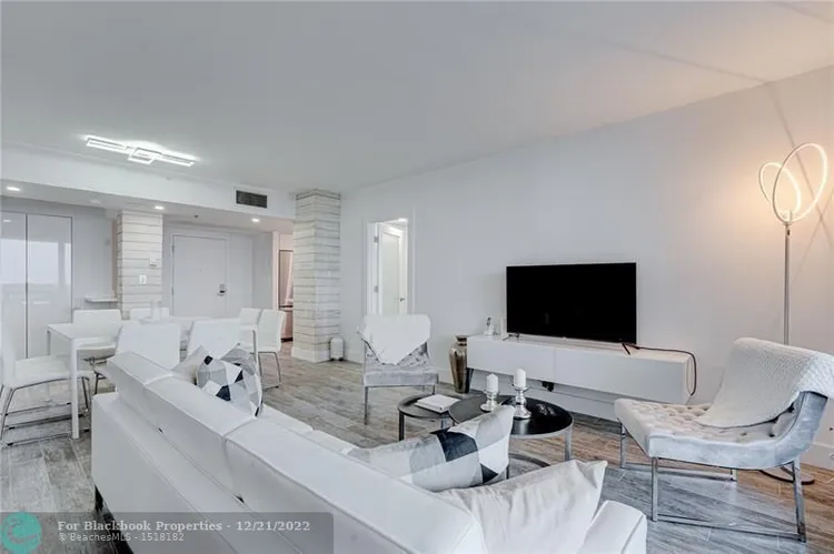 Roney Palace #926 image #8