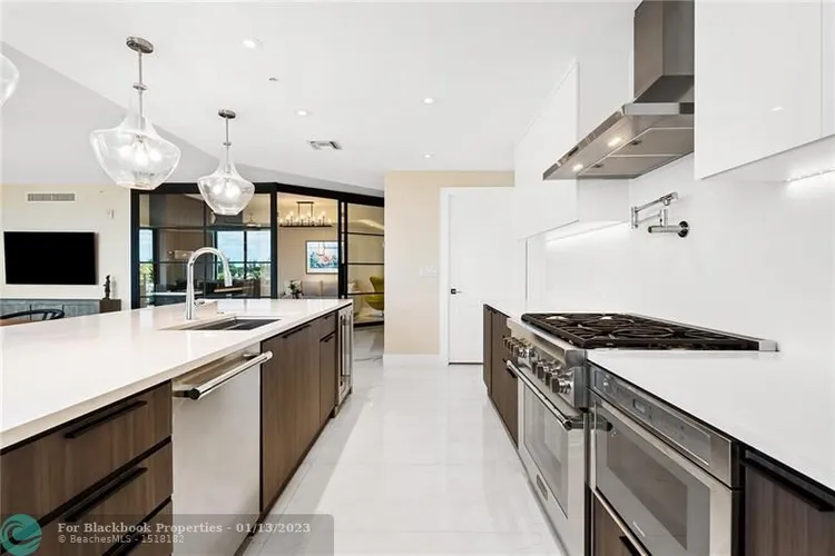 Harbors Edge #402 image #25