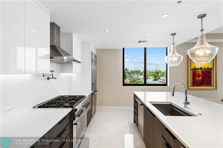 Harbors Edge #402 image #8