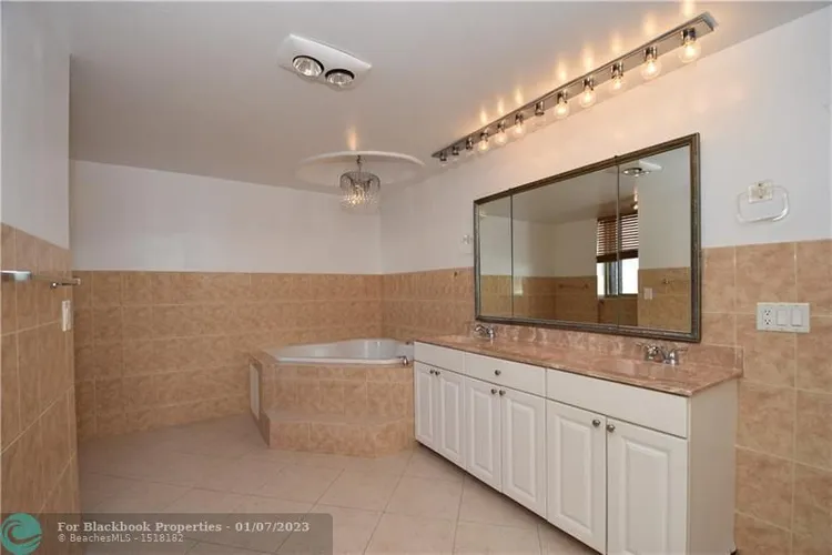 Prince George Condo #PH-C image #12