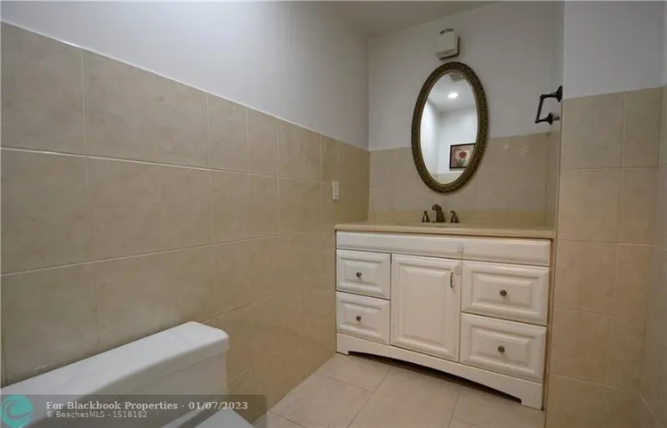 Prince George Condo #PH-C image #20