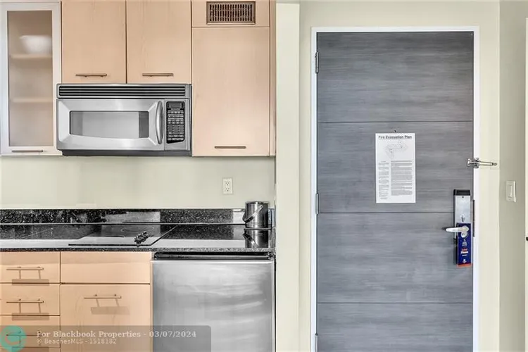 Gallery One DoubleTree #1224 image #6