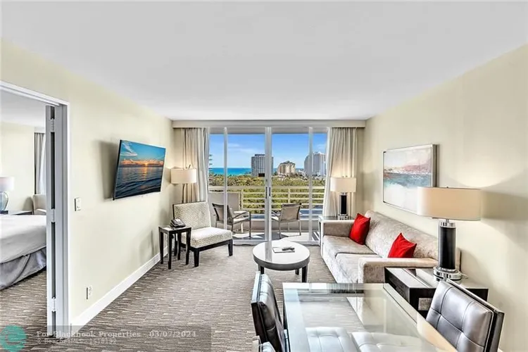 Gallery One DoubleTree #1224 image #8