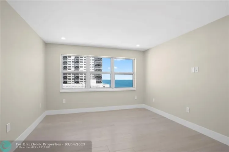 Southpoint Towers #1901N image #11