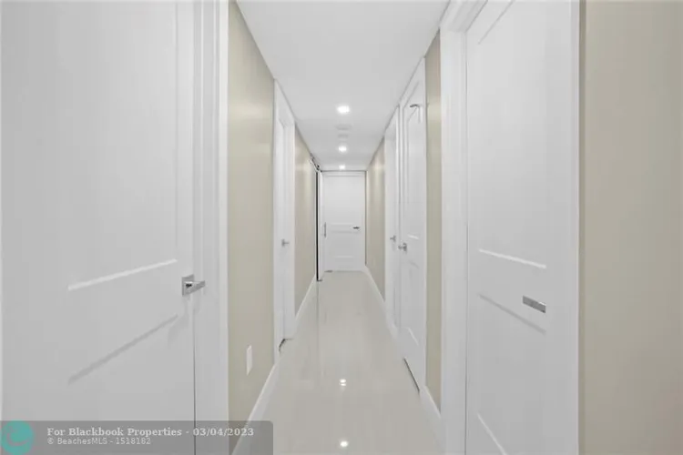 Southpoint Towers #1901N image #14