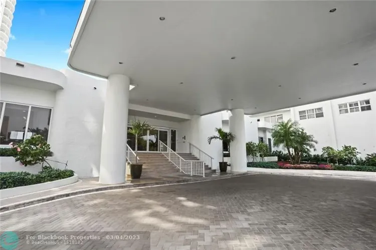 Southpoint Towers #1901N image #25