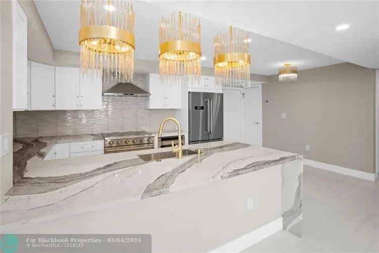 Southpoint Towers #1901N image #6