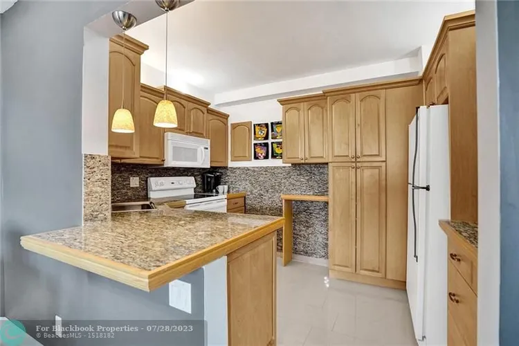 Royal Ambassador #1712 image #15