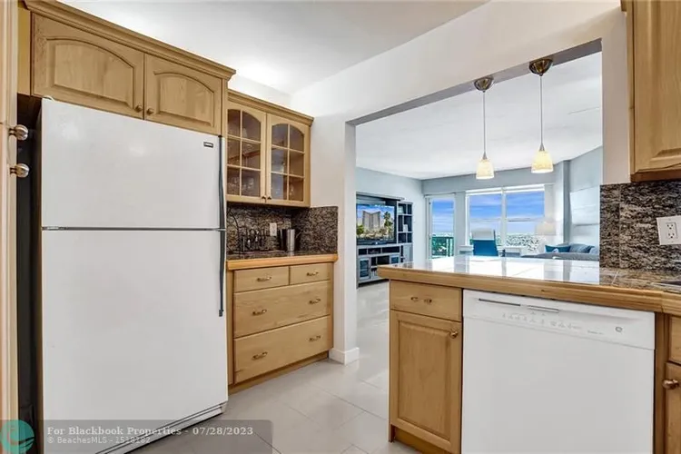 Royal Ambassador #1712 image #17