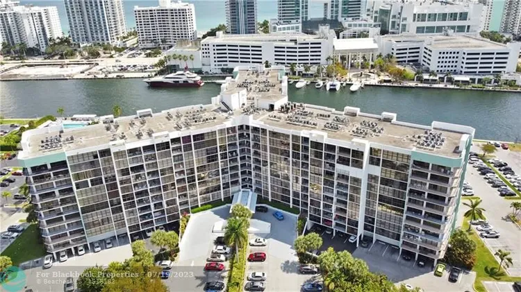 Towers of Oceanview East #925 image #18
