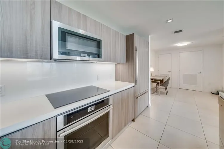 Tiffany House #610 image #16