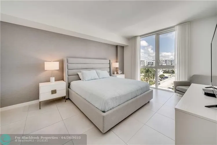 Tiffany House #610 image #17