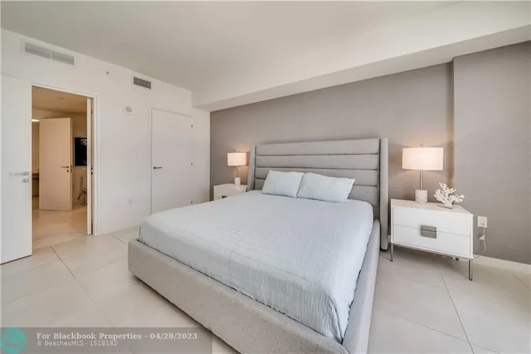 Tiffany House #610 image #19