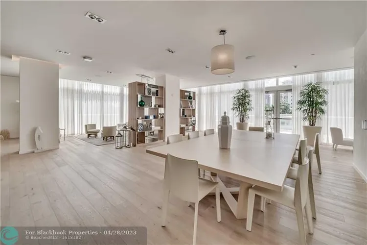 Tiffany House #610 image #28