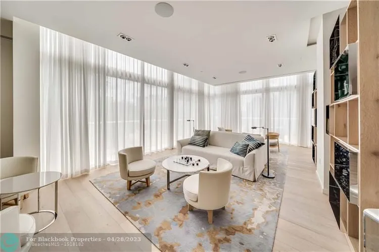 Tiffany House #610 image #30